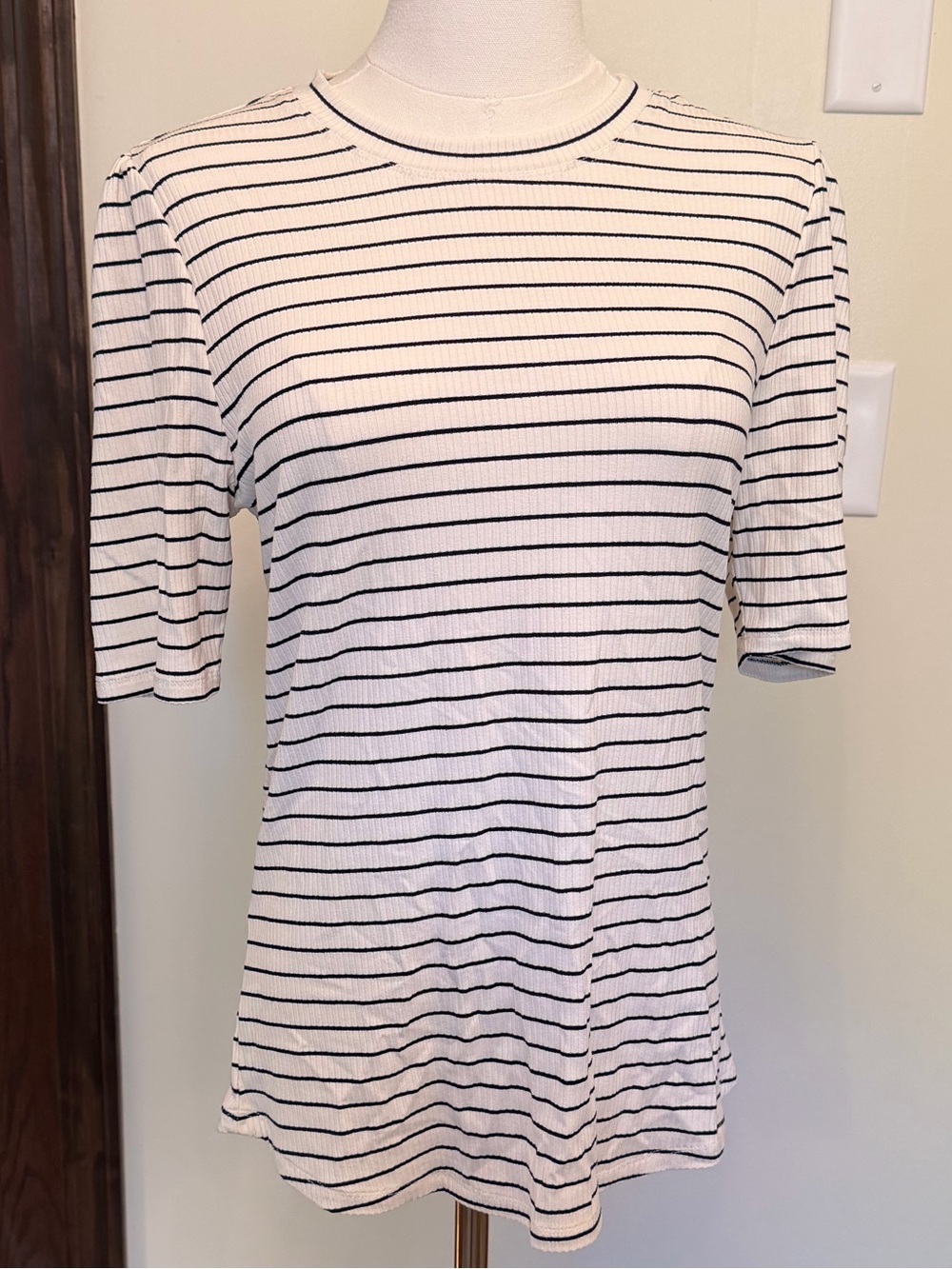 Draper James White Short-Sleeve Ribbed Tee with Black Stripes